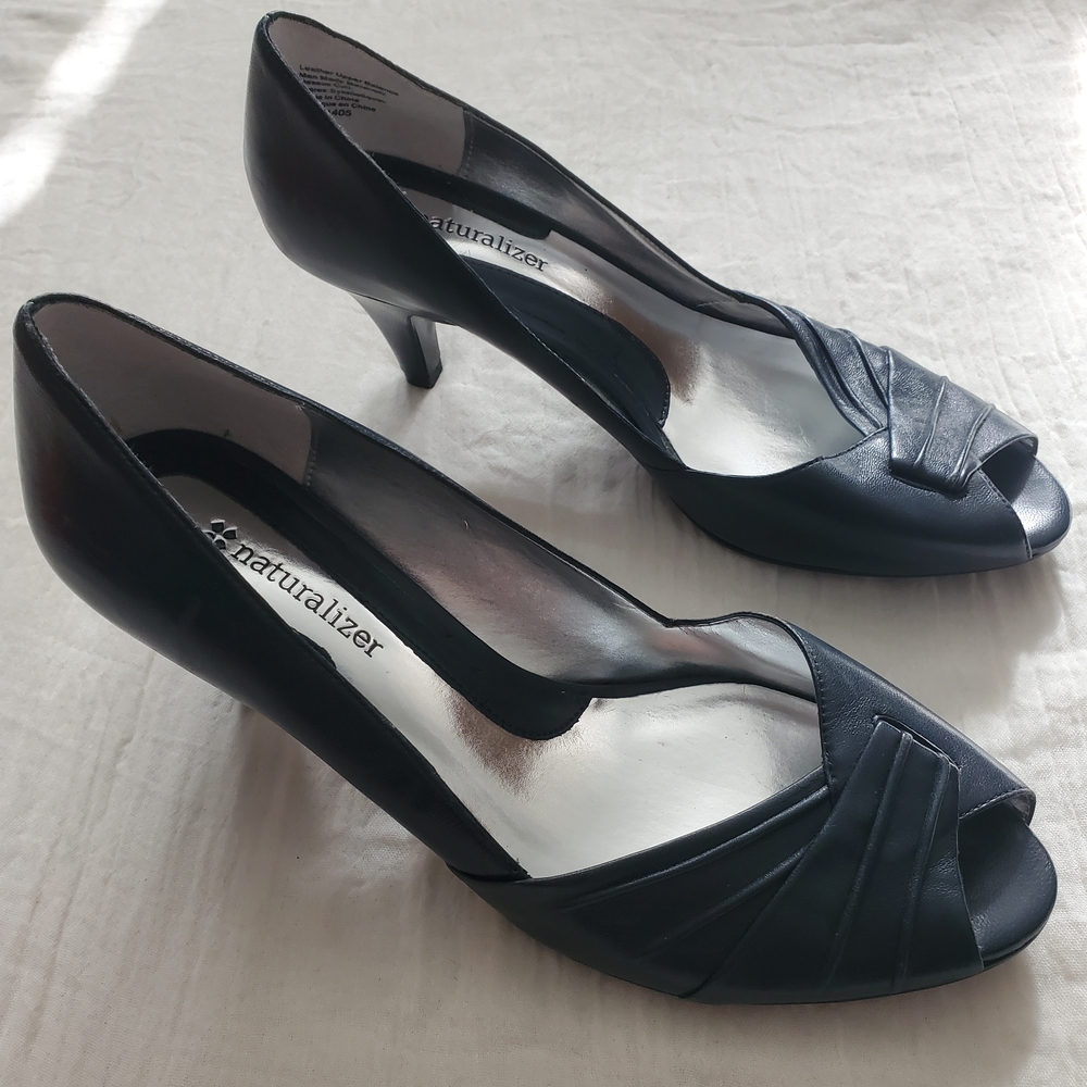 Naturalizer Navy Peep-Toe Heels Size 7.5